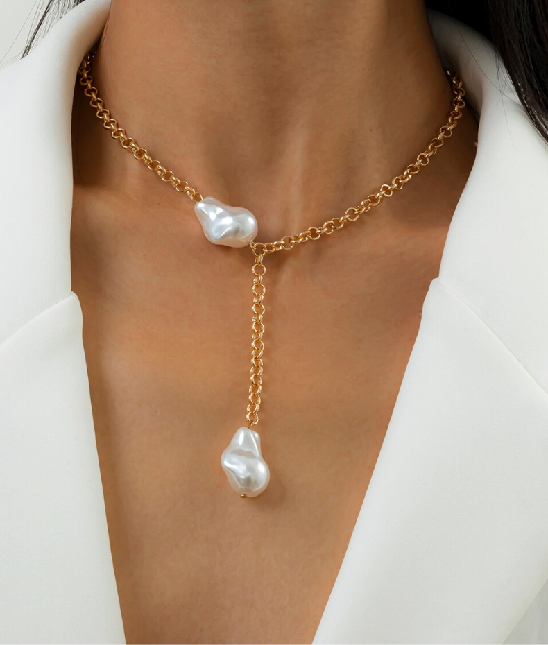 Collier à pampilles avec pendentif en perles